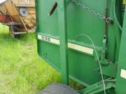 535 John Deere Round Baler