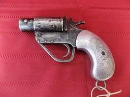 No. 1 Mk 5 Flare pistol. Aircraft 25mm.