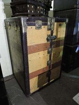 Large VINTAGE STEAMER TRUNK -- Approx 41" Tall X 28" X 23"