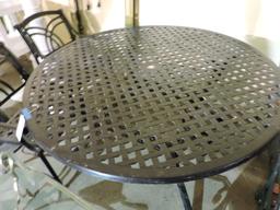 Metal Weave-Pattern Outdoor Table with 2 Matching Chairs