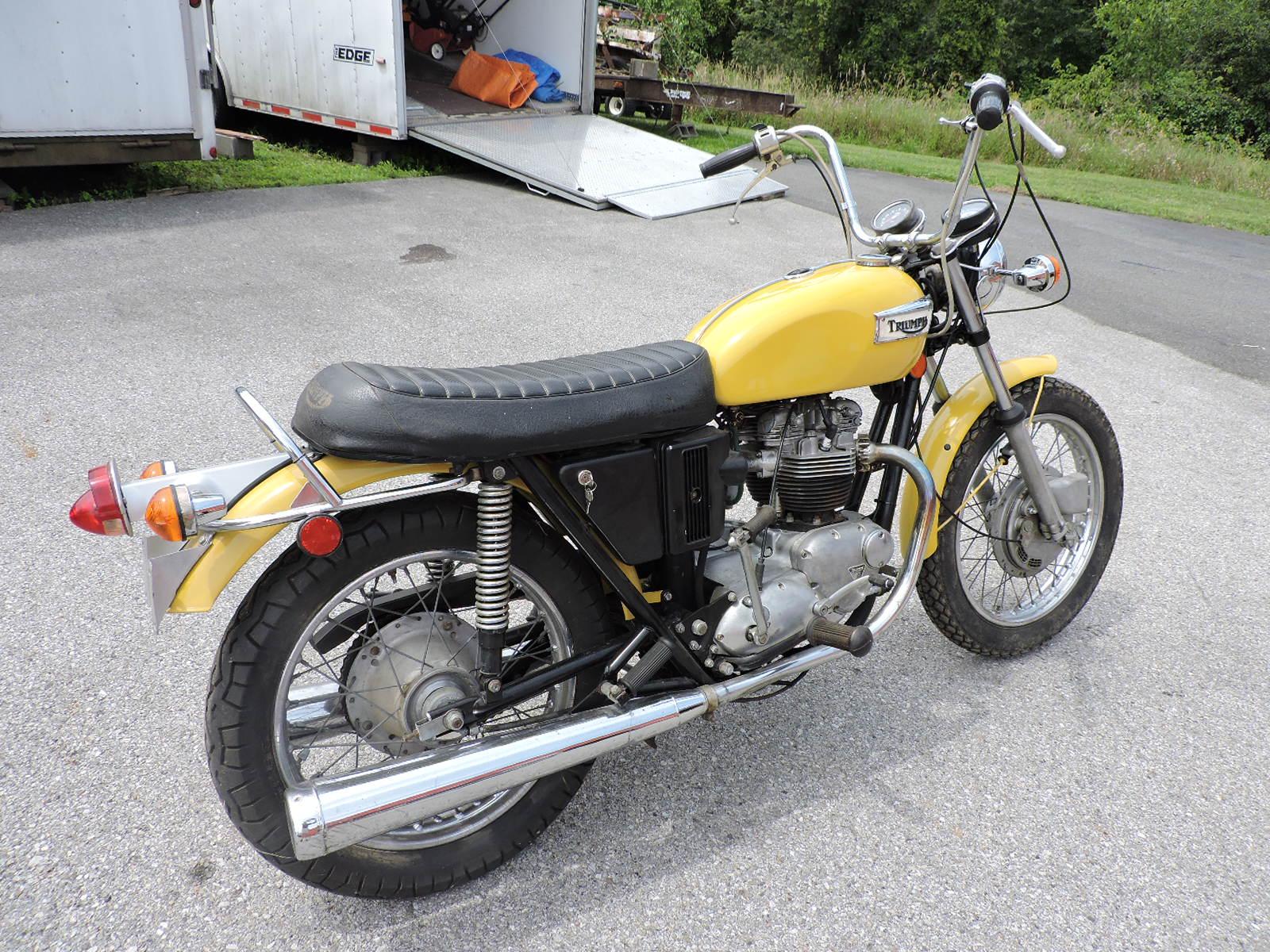 1971 Triumph Bonneville T120 - 750 - Single Carb. - 1381 Original Miles