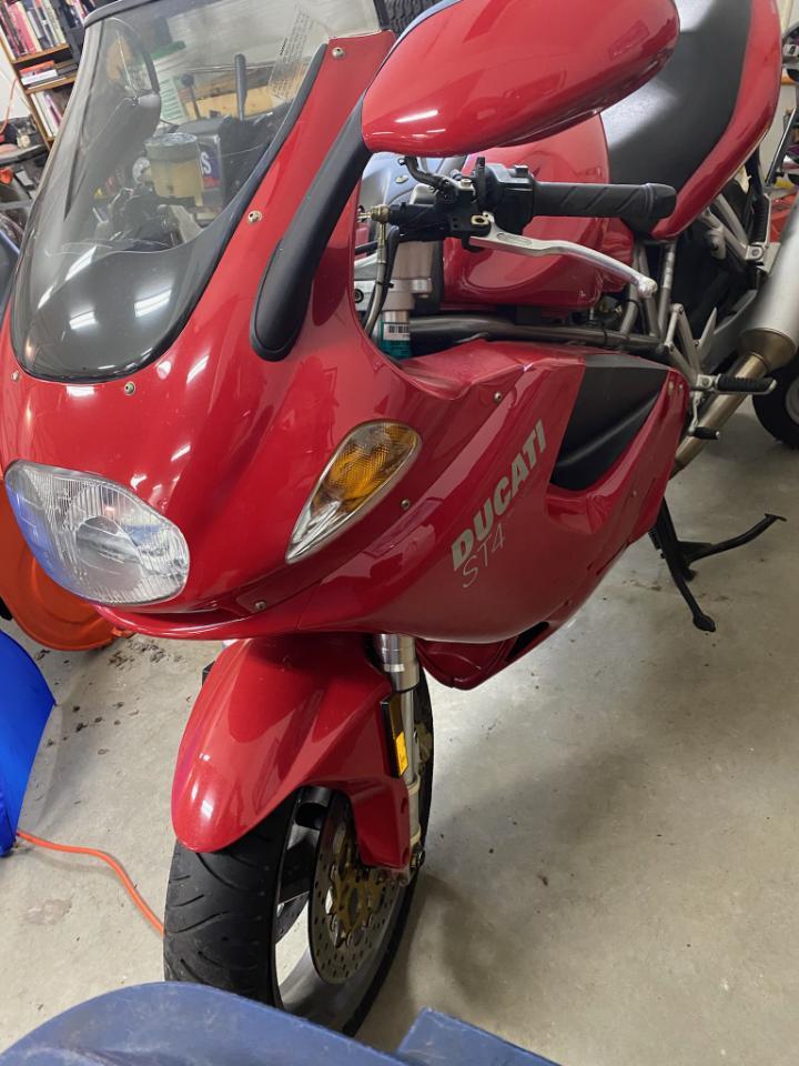 2000 DUCATI ST4 - with 21,000 Miles / Matching Hard Saddlebags