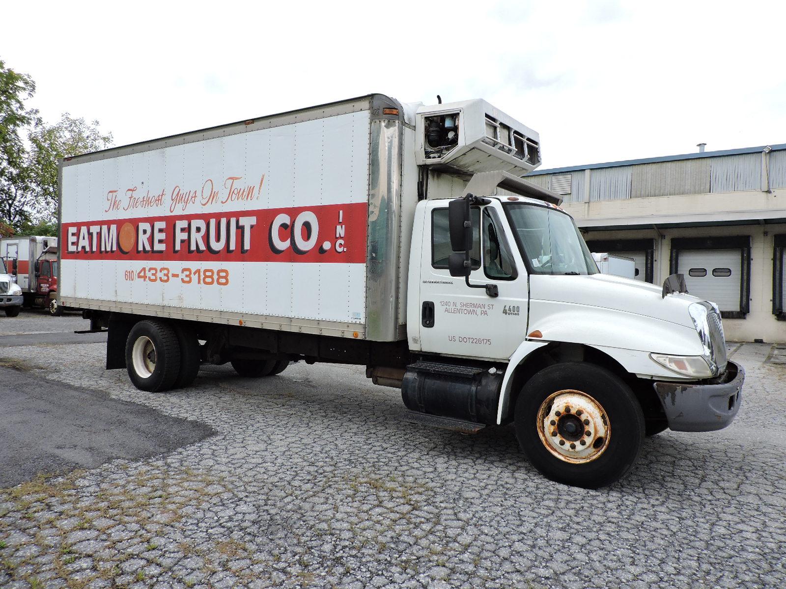 2003 International 4400 Regular Cab REEFER BOX TRUCK / Diesel - Auto