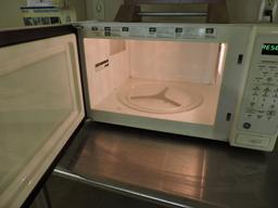 GE Brand Microwave Oven - Functional