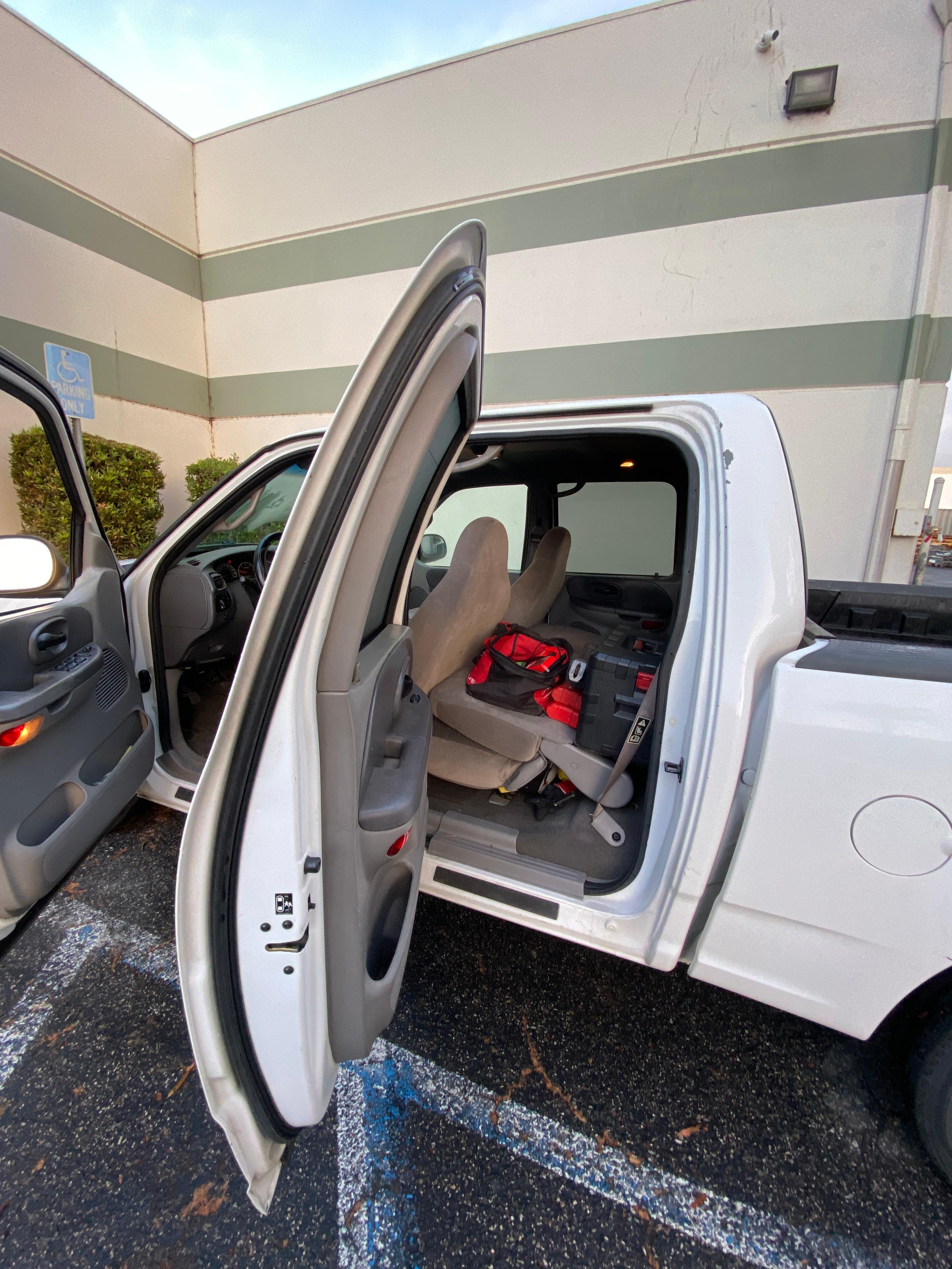 2001 Ford F-150 XLT Supercrew Pickup Truck - White Color