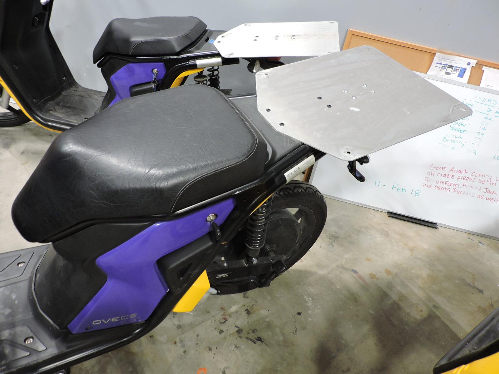 GOVECS FLEX 2.0 - Electric Scooter - Moped / 1461.3 Mi / 2 Keys, Battery & Charger - Runs Well