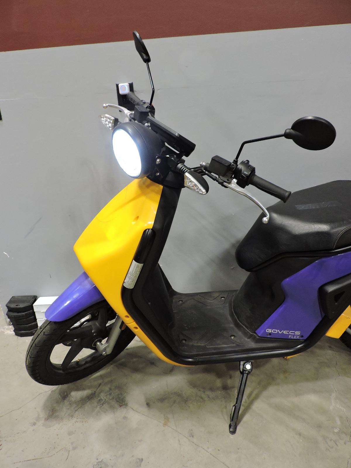 GOVECS FLEX 2.0 - Electric Scooter - Moped / 2541.0 Mi / 2 Keys, Battery & Charger - Runs Well