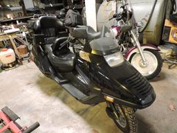 Honda Scooter - Not running presently, appears to need the carborator cleaned.