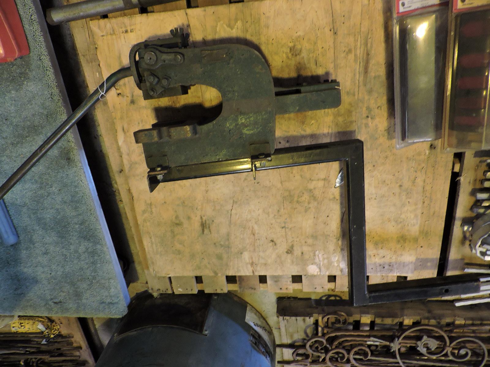 Hitch-Mount Punch Press