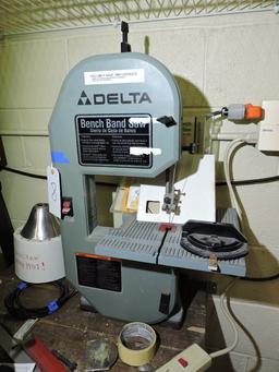DELTA Bench Band Saw with Quick-Set Blade / 28" Tall / with 2 Boxes of Blades