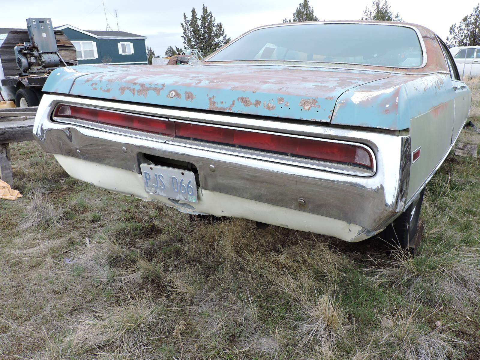 1971 Chrysler New Yorker Sedan - 440ci V8 / with Spare Parts