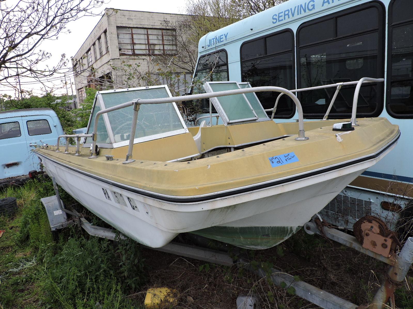 Thunderhawk Vintage Speed Boat with Trailer / Johnson 125 Outboard