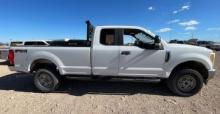 2017 Ford F250 Extended Cab Pickup / 4X4 Gas V8 - Located: Carlsbad, New Mexico
