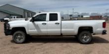 2017 Chevrolet Silverado 2500HD DoubleCab Pickup / 4X4 Gas V8 - Located: Nunn, Colorado