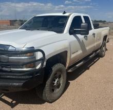 2017 Chevrolet Silverado 2500HD DoubleCab Pickup / 4X4 Gas V8 - Nunn, Colorado