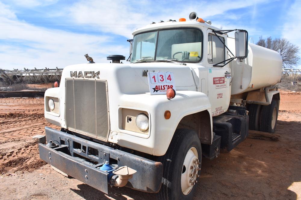 1978 Mack 2200gal WT
