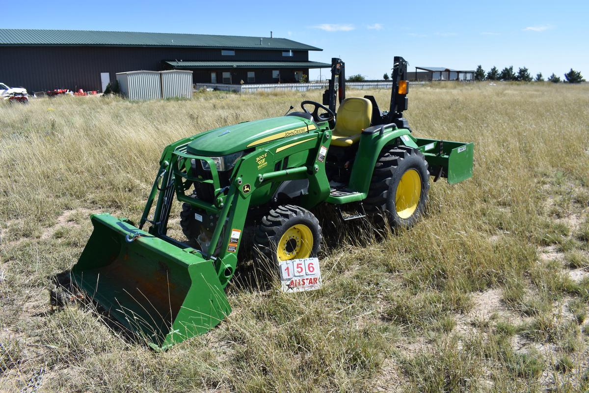 John Deere 3038E