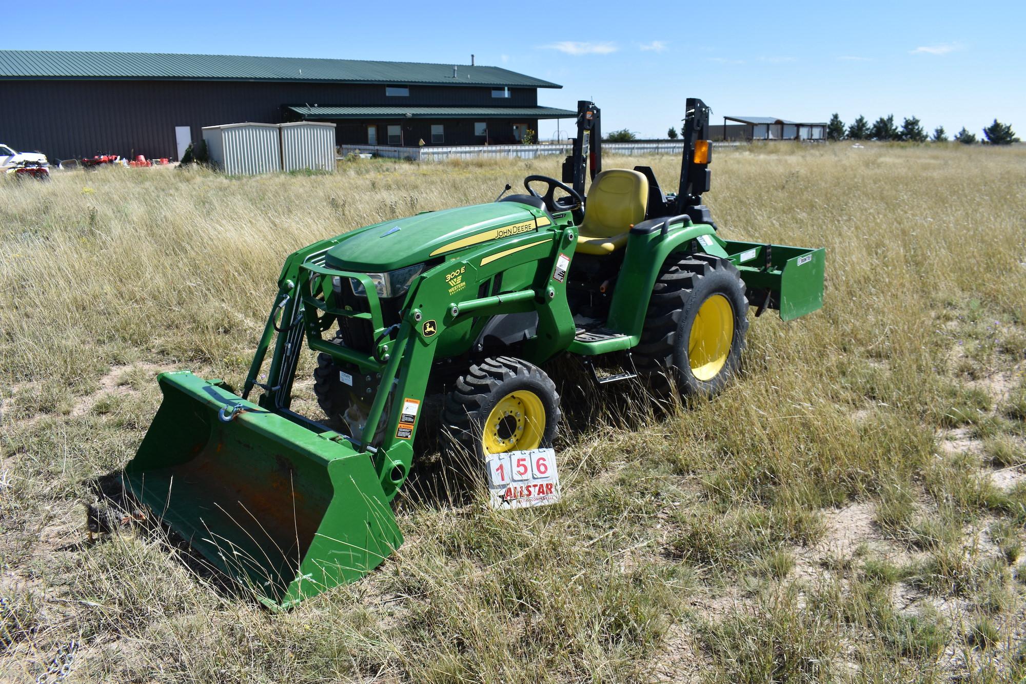 John Deere 3038E