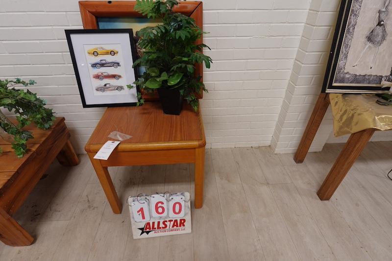 Wood End Table W/DÃ©cor 21 X 21 X 21