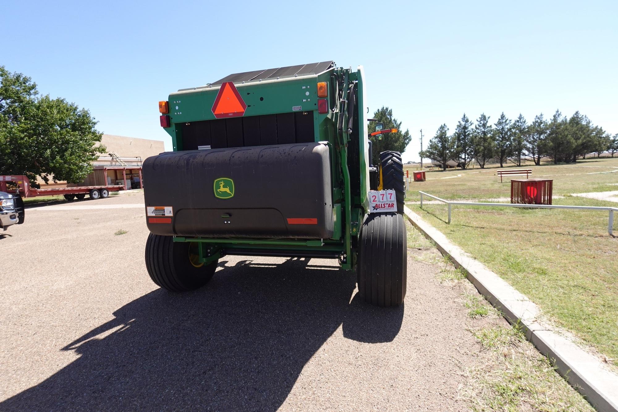John Deere 560M Baler