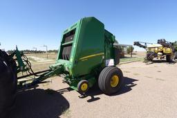 John Deere 560M Baler