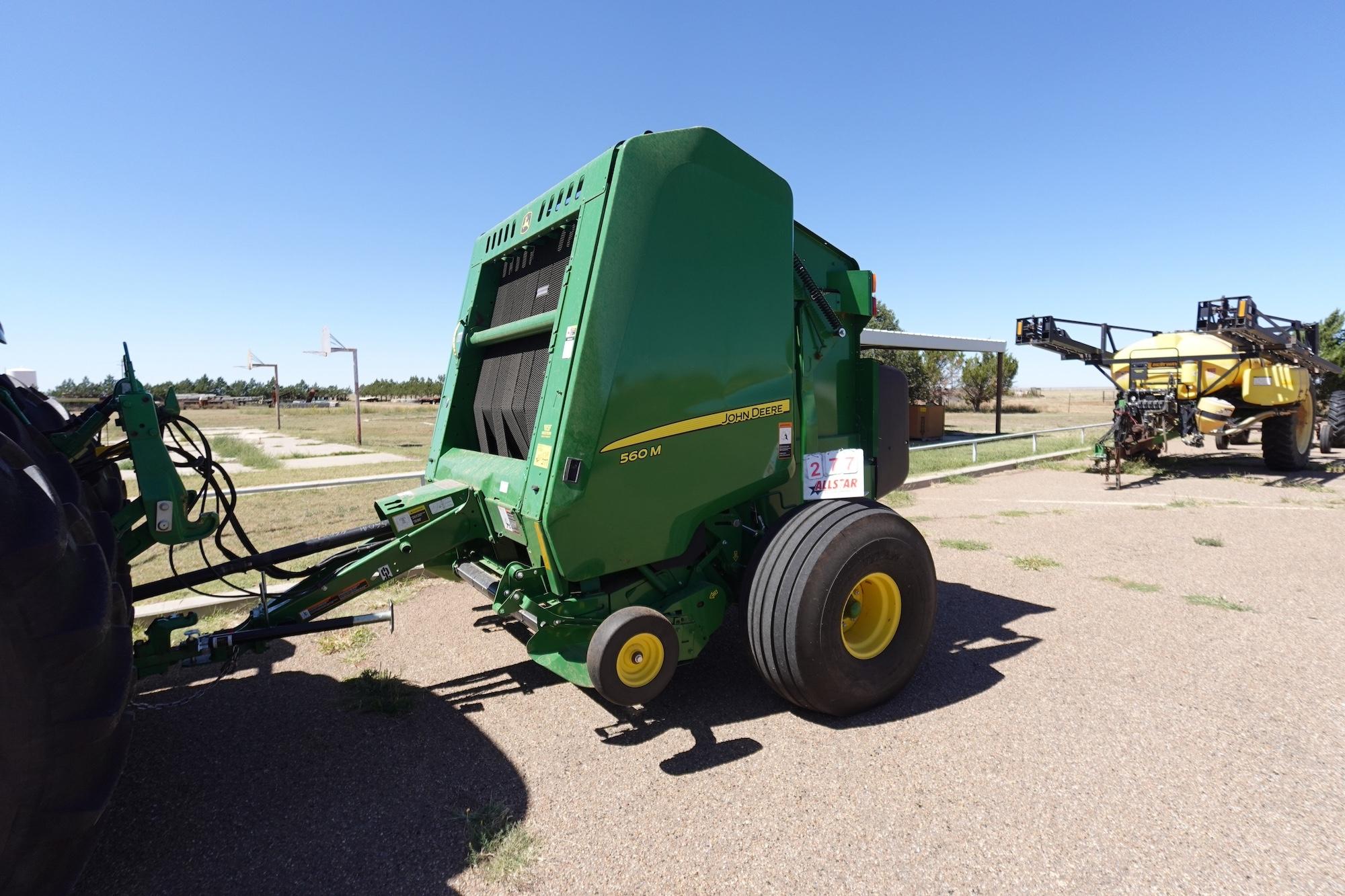 John Deere 560M Baler