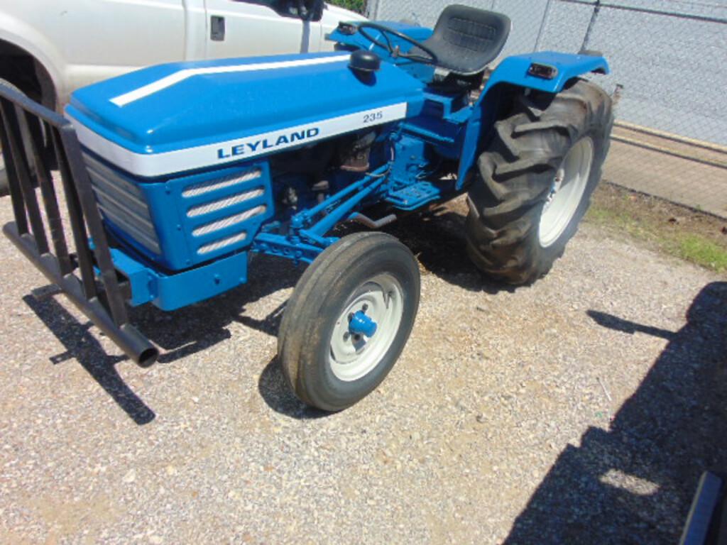*NOT SOLD*LELAND 230 DIESEL TRACTOR/ NOT RUNNING