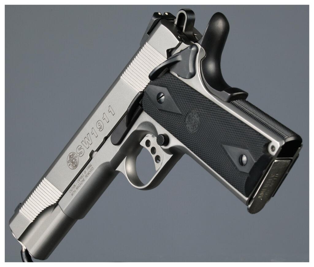 Smith & Wesson Model SW1911 Semi-Automatic Pistol with Case