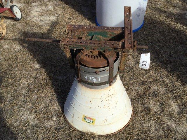 COLE FERTILIZER DISTRIBUTOR