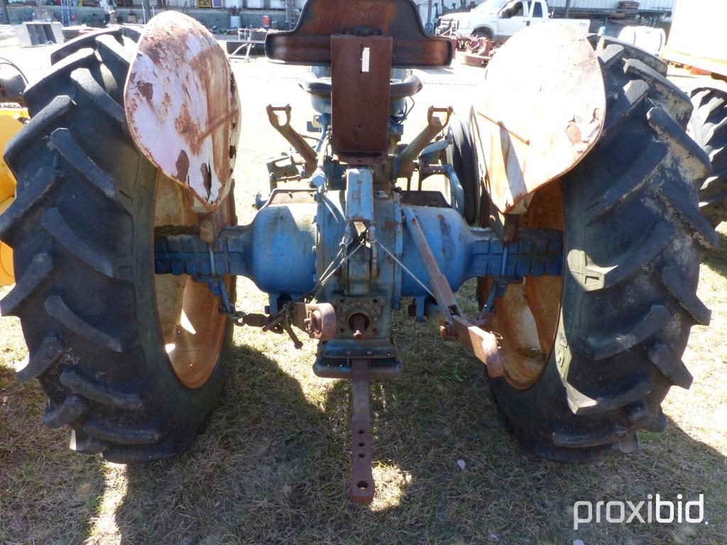 FORD 4000 TRACTOR 2WD, OPEN STATION **BAD CLUTCH**