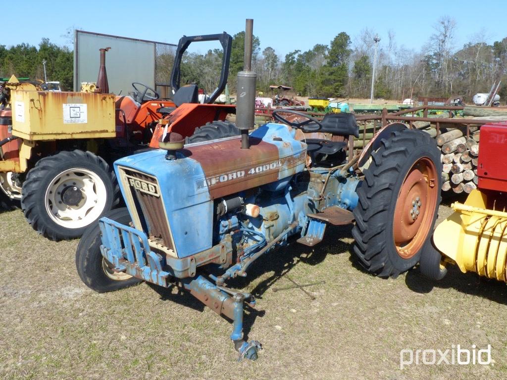 FORD 4000 TRACTOR 2WD, OPEN STATION **BAD CLUTCH**