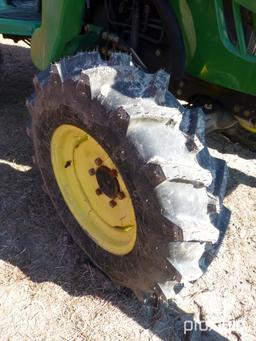 JOHN DEERE 4520 TRACTOR W/ 400X BUCKET, 2WD, OPEN STATION (ODOMETER SHOWS: 1,448.4 HRS) SN# LV4520P1