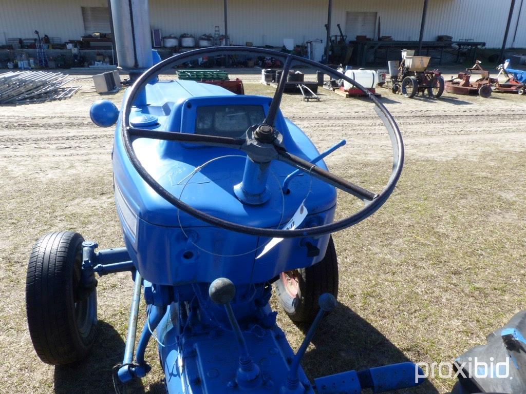 FORD 5000 2WD OPEN-STATION TRACTOR (HRS: 930 SHOWING)