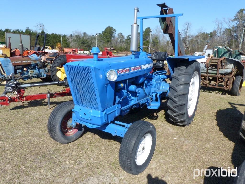 FORD 5000 2WD OPEN-STATION TRACTOR (HRS: 930 SHOWING)