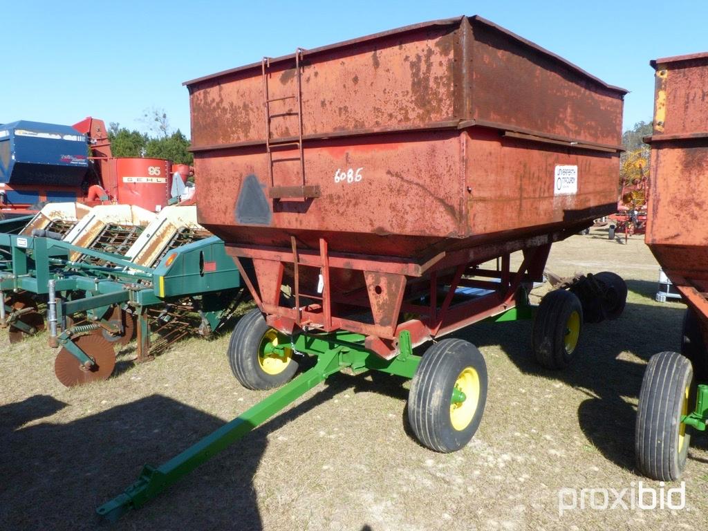 UNVERFERTH MCCURDY GRAIN TRAILER W/ JOHN DEERE RUNNING GEAR