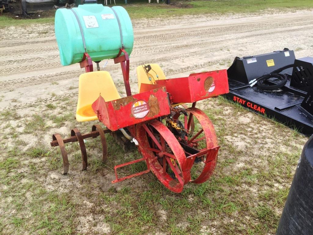 MECHANICAL 1-ROW TRANSPLANTER W/ 50 GALLON TANK