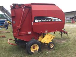 NEW HOLLAND BR740 ROUND HAY BALER