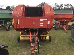 NEW HOLLAND BR740 ROUND HAY BALER