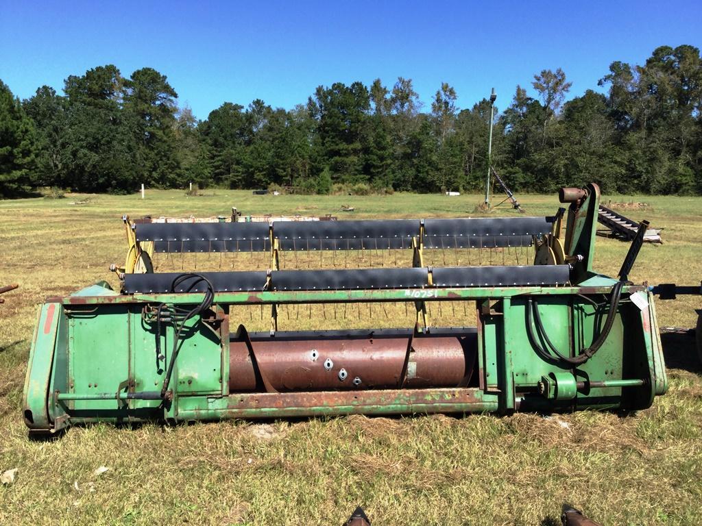 213 13 FT. JOHN DEERE BEAN HEAD