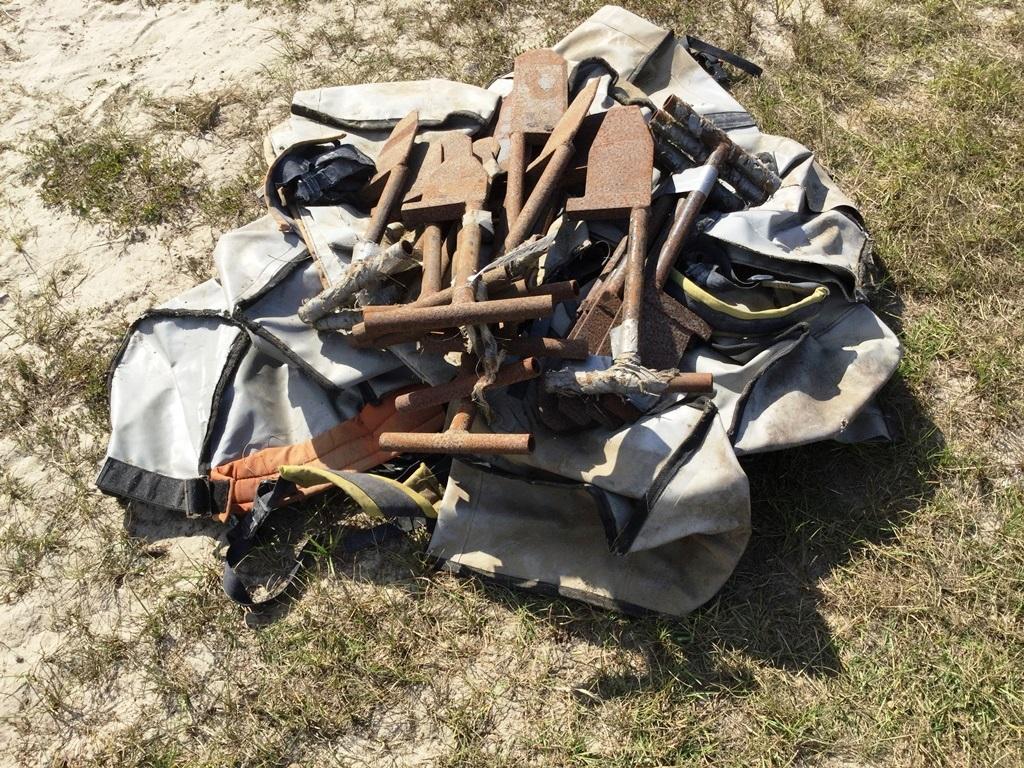 HAND TREE SETTERS & TREE BAGS