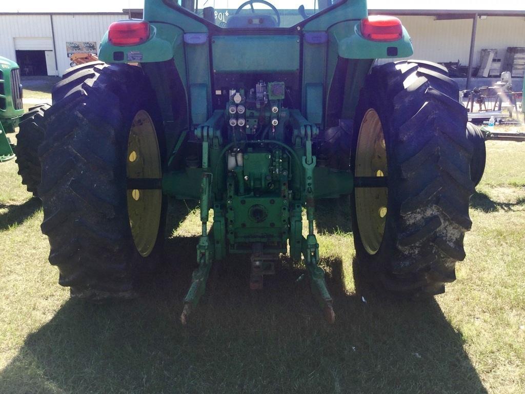 JOHN DEERE 7520 4WD TRACTOR