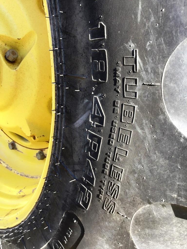 JOHN DEERE 7520 4WD TRACTOR
