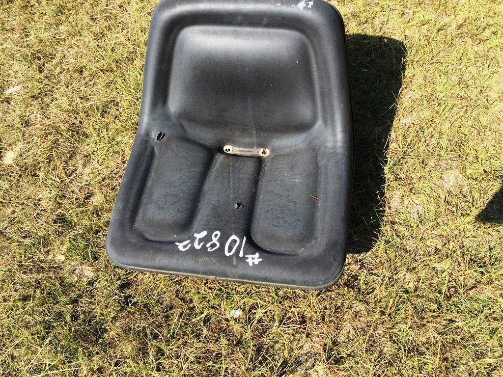 MASSY FERGUSON TRACTOR SEAT