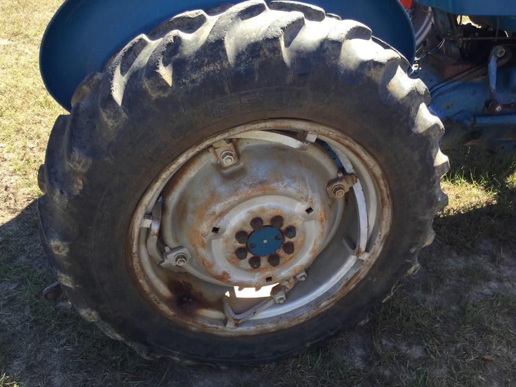 FORD 2000 TRACTOR