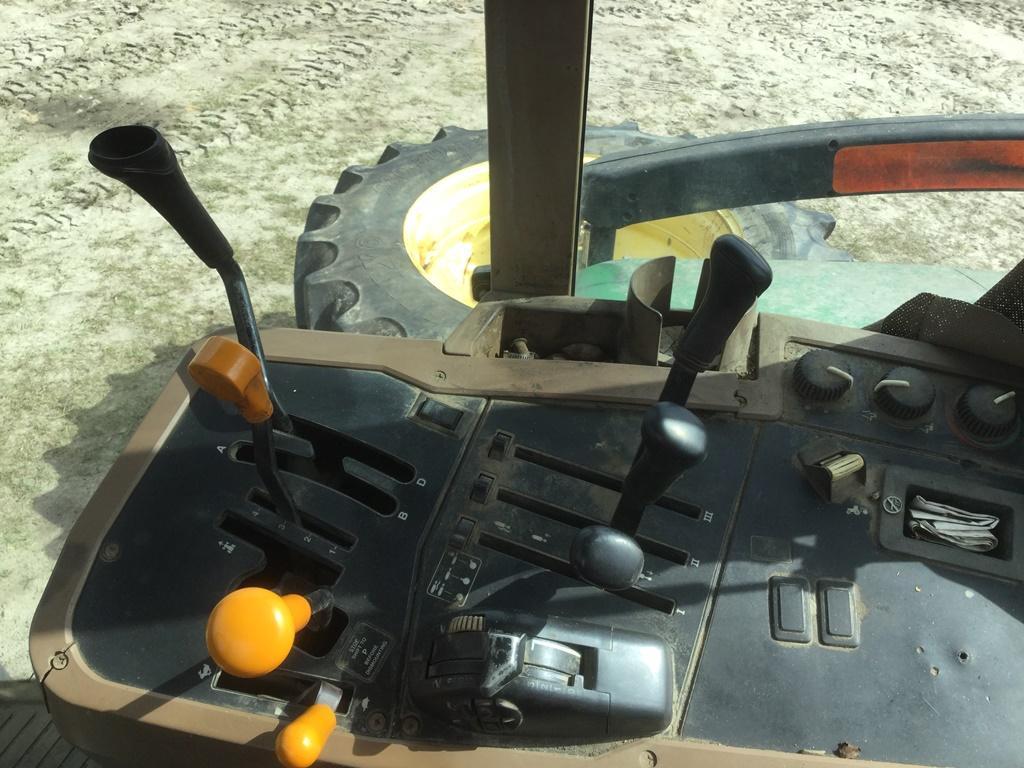 JOHN DEERE 7810 4WD/CAB-AIR TRACTOR