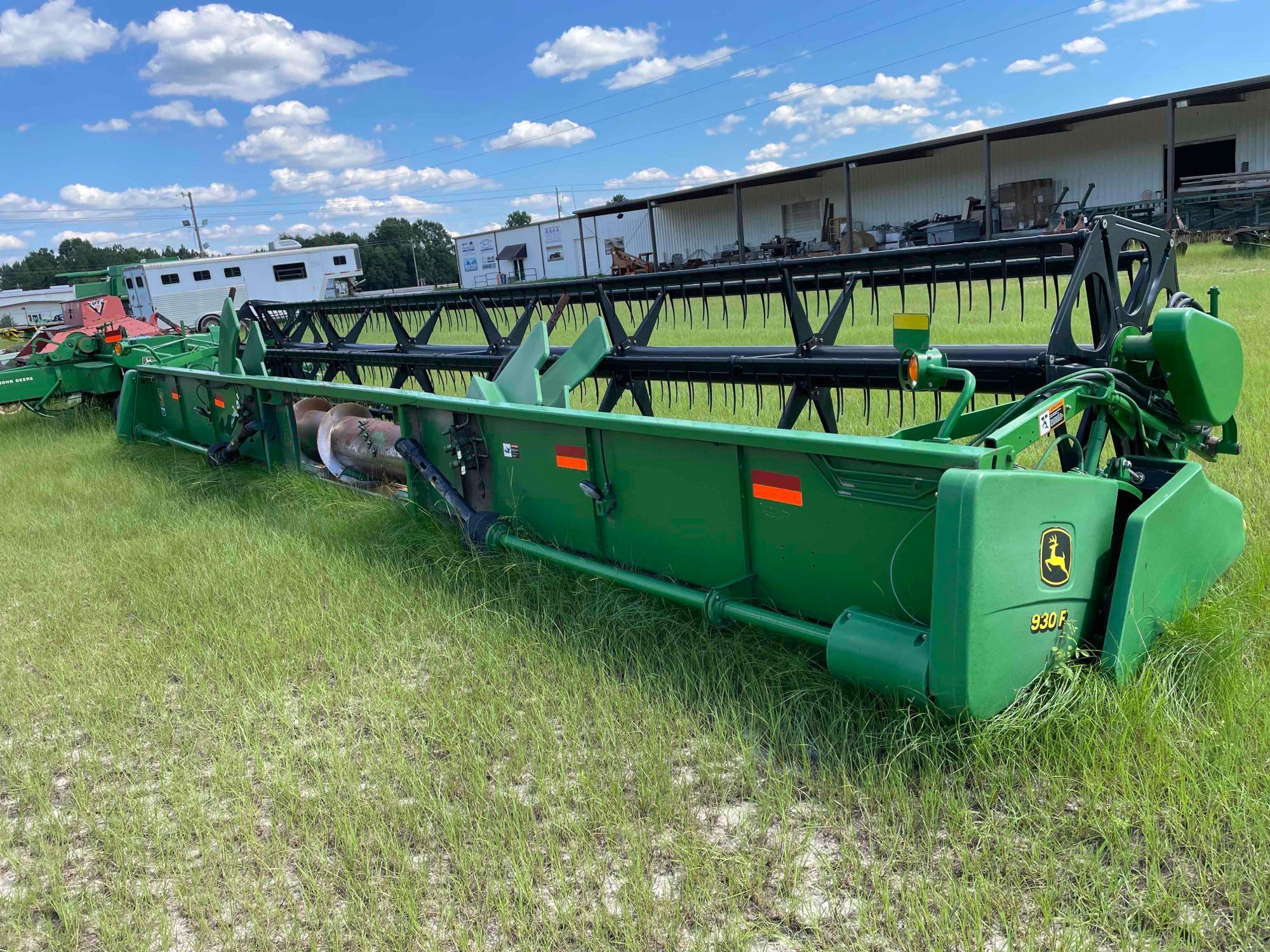 John Deere 930F Grain Head Full Finger SN *H00930F697321* ...