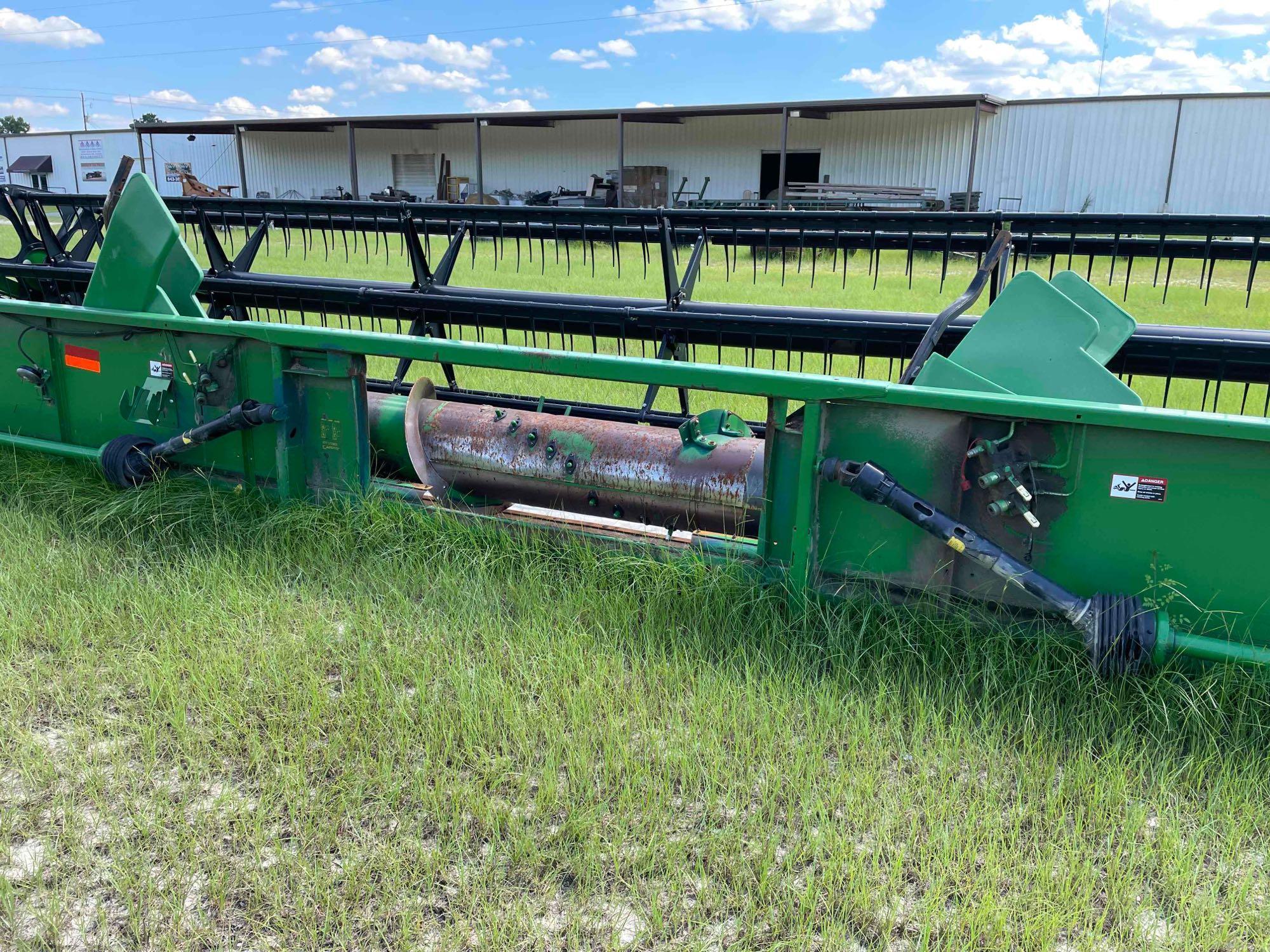 John Deere 930F Grain Head Full Finger SN *H00930F697321* ...