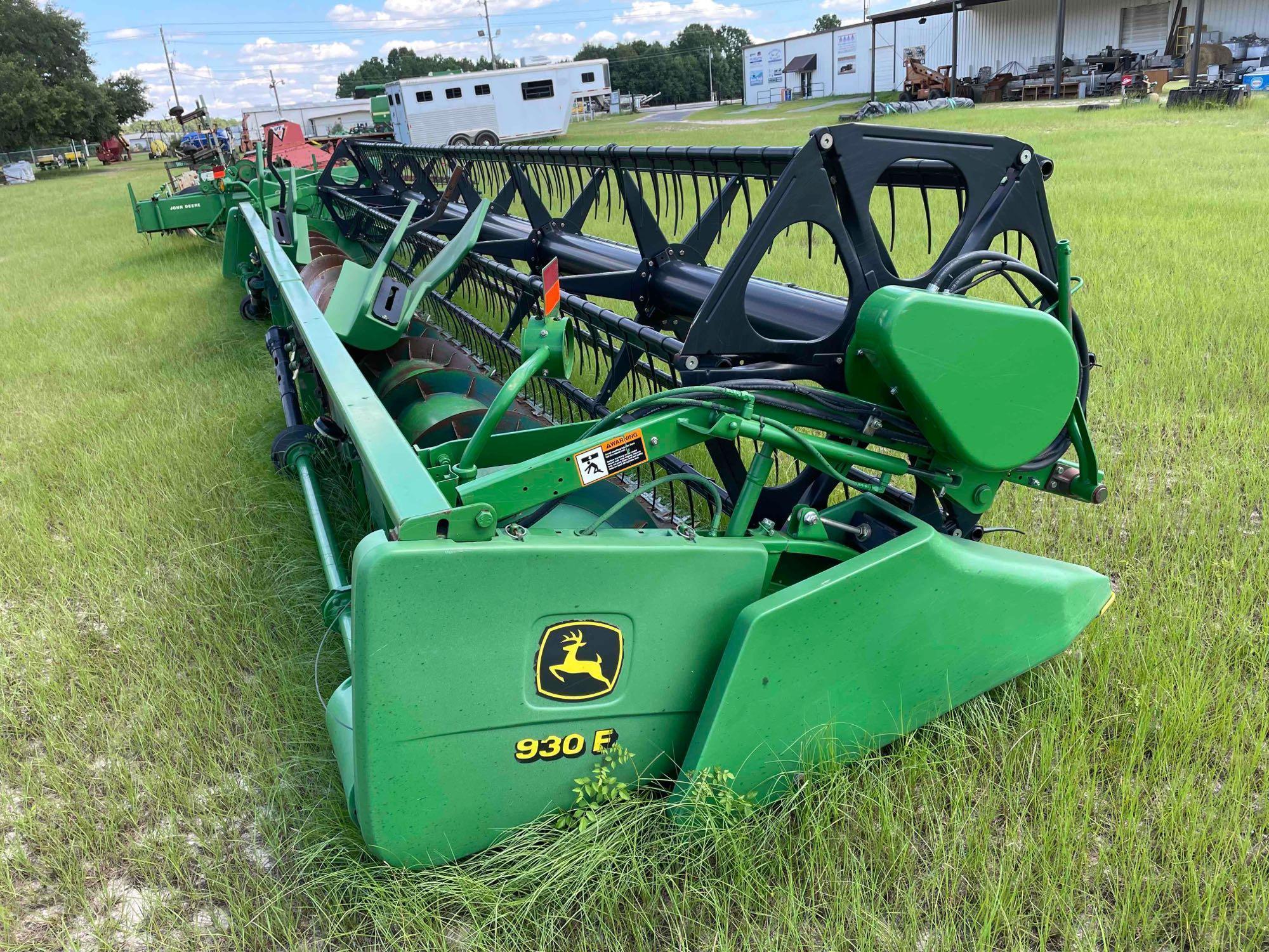 John Deere 930F Grain Head Full Finger SN *H00930F697321* ...