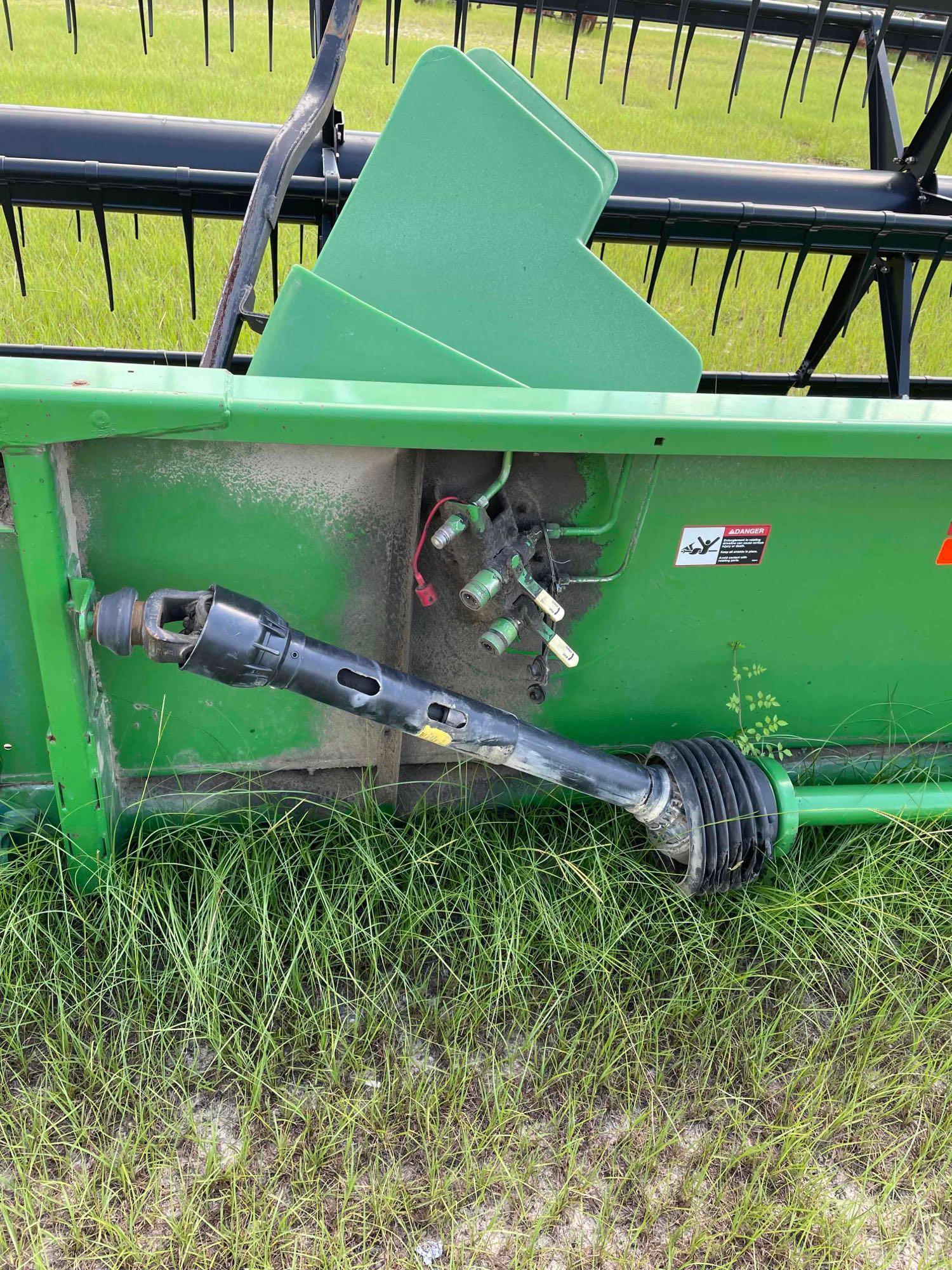 John Deere 930F Grain Head Full Finger SN *H00930F697321* ...