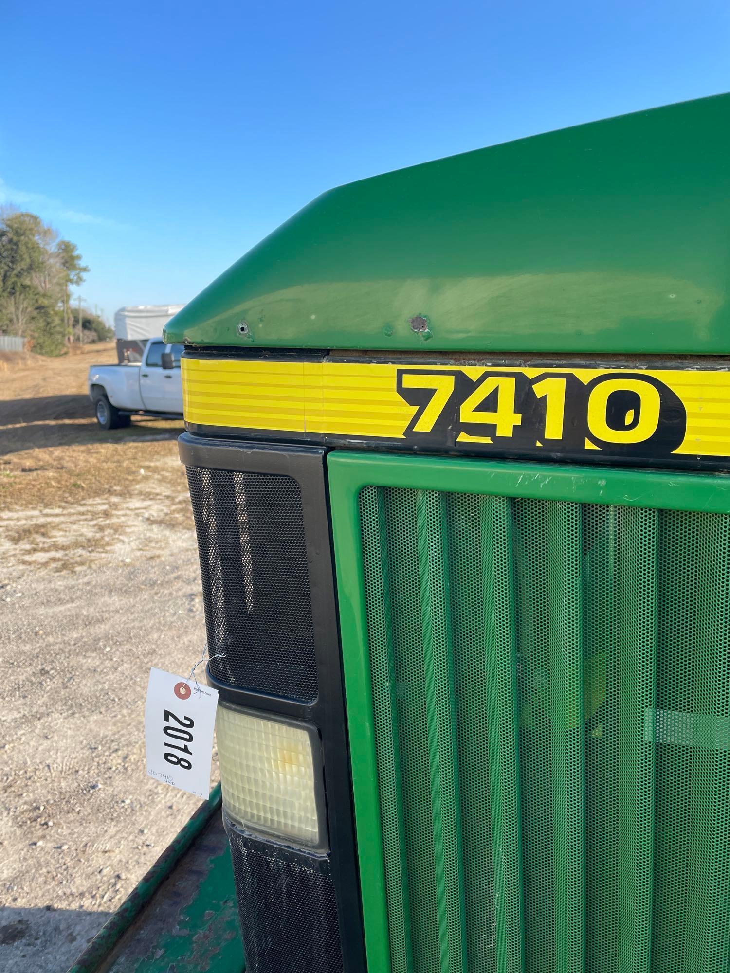 John Deere 7410